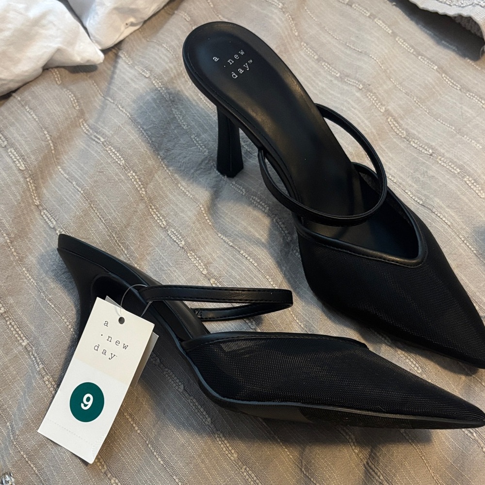 A New Day Women's Black Pointed Heels